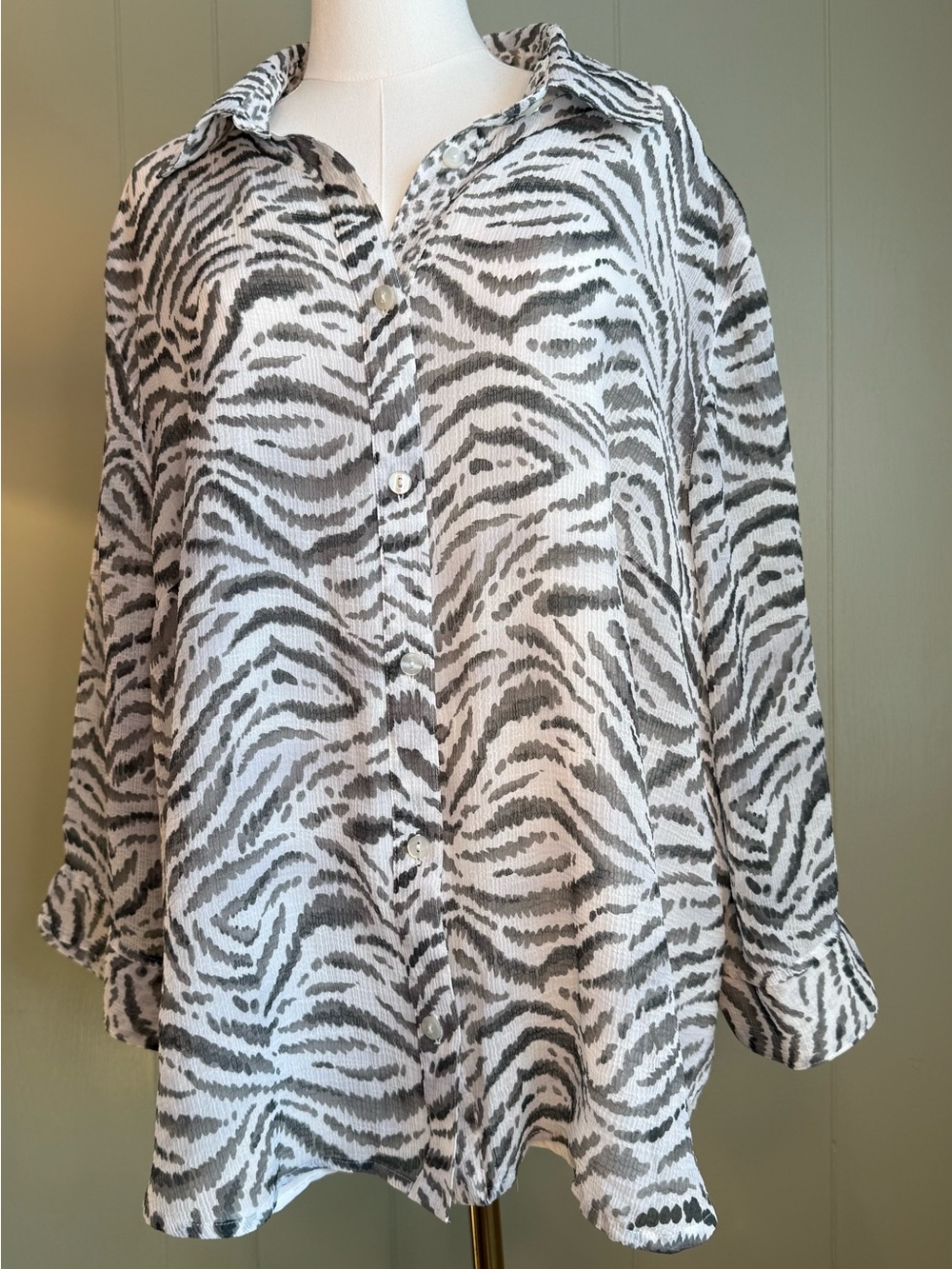Plus Size Alfred Dunner White and Gray Zebra-Print Button-Down Shirt 22W